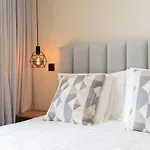 Doispontozero Julio Dinis Apartamento